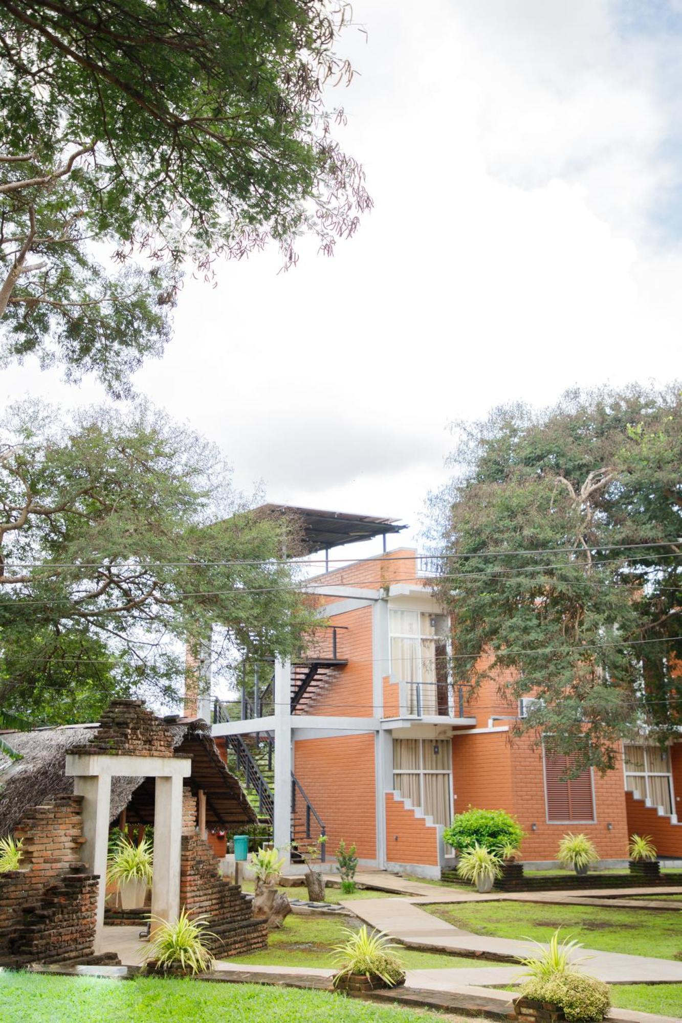 Monaara Leisure - Hotel